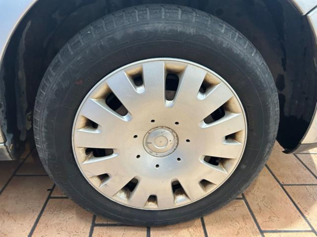 Volkswagen Polo 1.4/69CV TDI 5p. Comfortline (5)