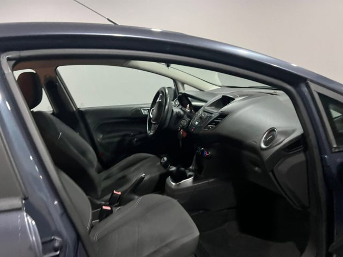 Ford Fiesta 1.6 TDCi 95 CV 5p. Titanium (10)