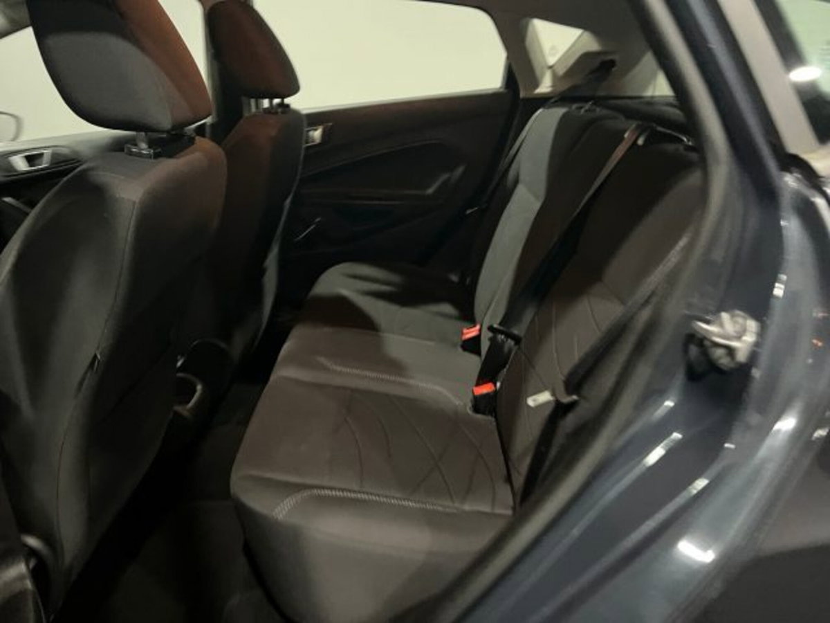 Ford Fiesta 1.6 TDCi 95 CV 5p. Titanium (11)