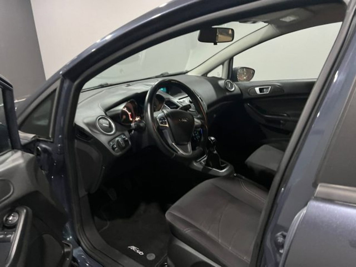 Ford Fiesta 1.6 TDCi 95 CV 5p. Titanium (7)