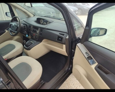 Lancia Musa 1.4 16V Oro (15)