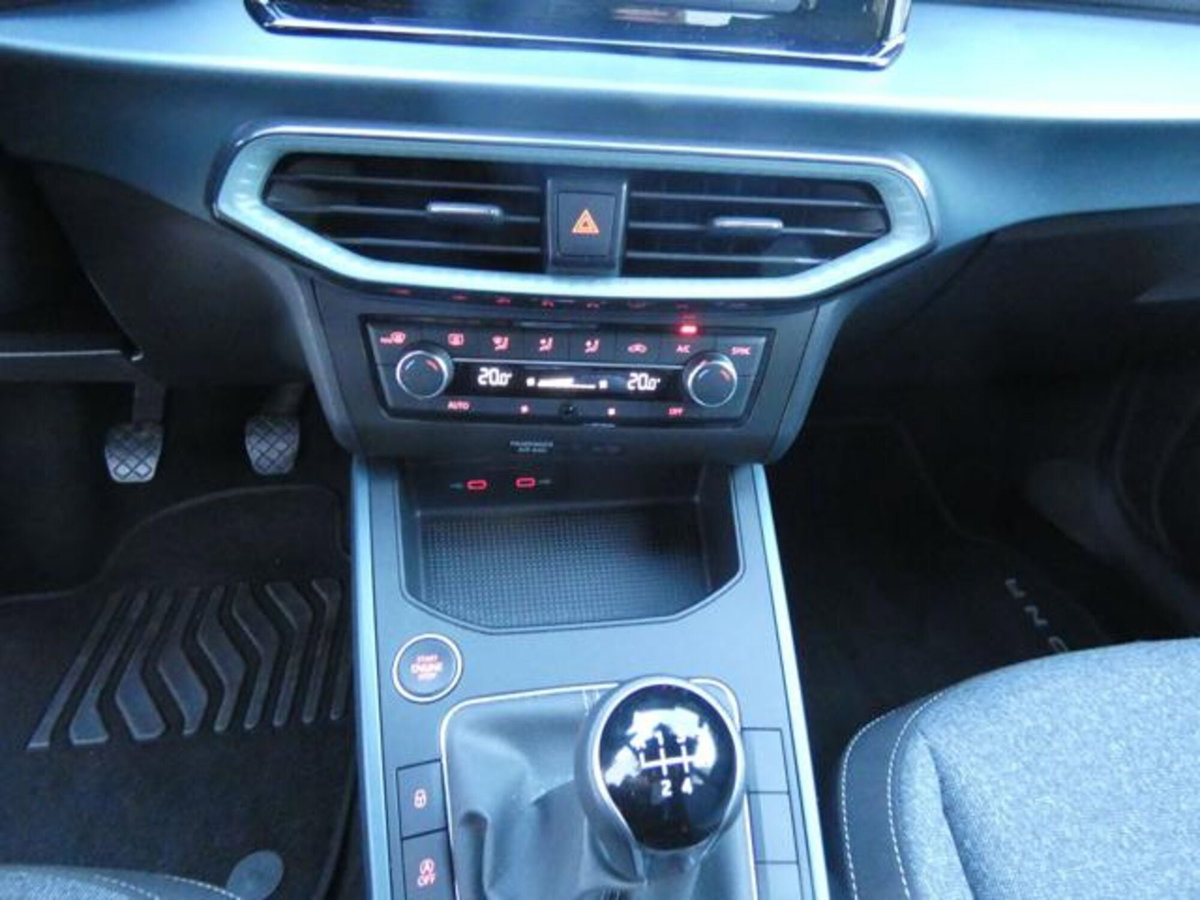 SEAT Arona 1.0 ecotsi Xperience 95cv (18)