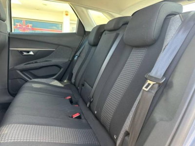 Peugeot 3008 BlueHDi 130 S&S EAT8 Business (10)