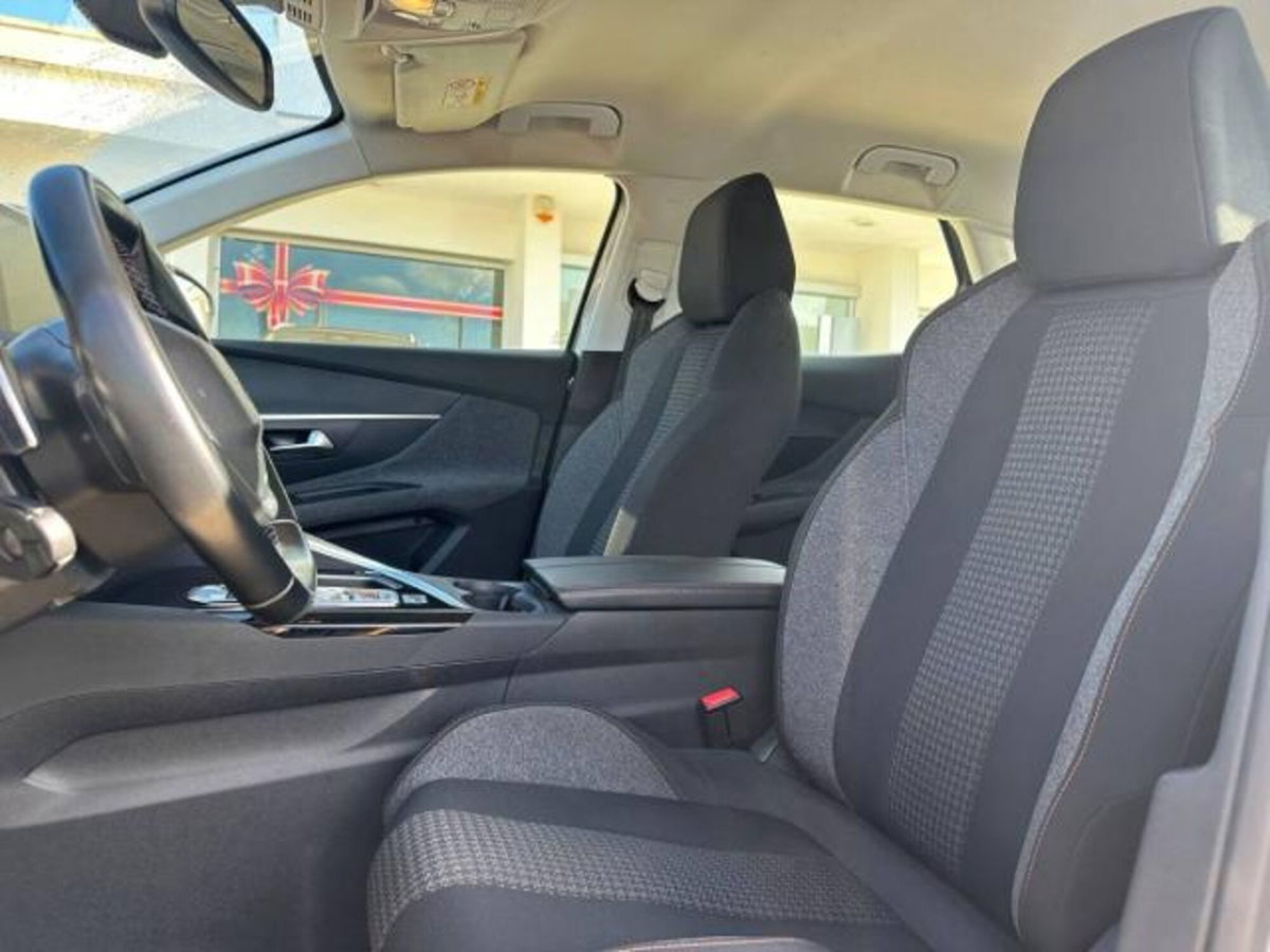 Peugeot 3008 BlueHDi 130 S&S EAT8 Business (9)