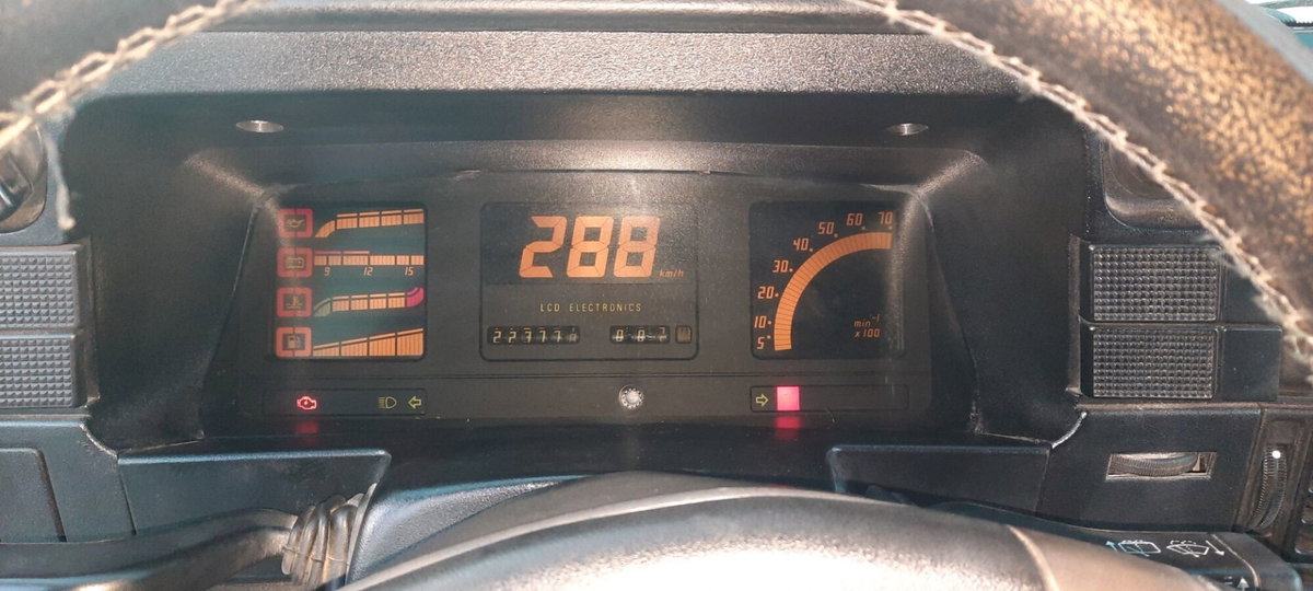 Opel Kadett 2.0 16V 3 porte GSi (12)