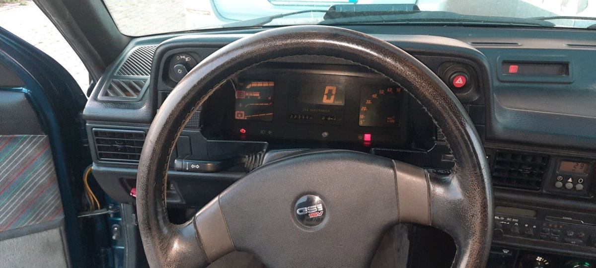 Opel Kadett 2.0 16V 3 porte GSi (13)