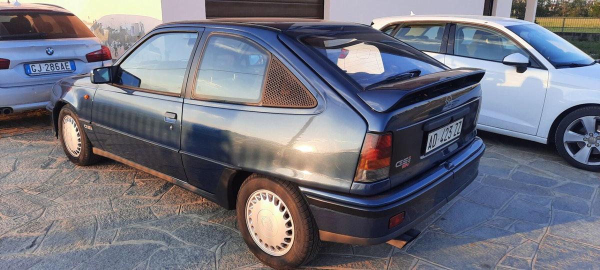 Opel Kadett 2.0 16V 3 porte GSi (3)