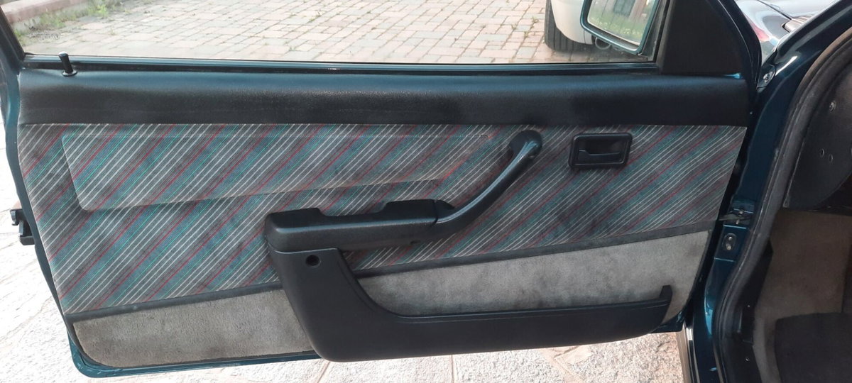 Opel Kadett 2.0 16V 3 porte GSi (8)