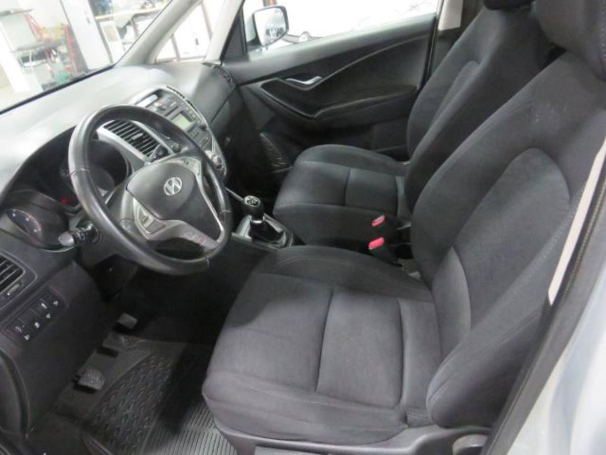 Hyundai ix20 1.4 CRDI 90 CV Comfort (9)