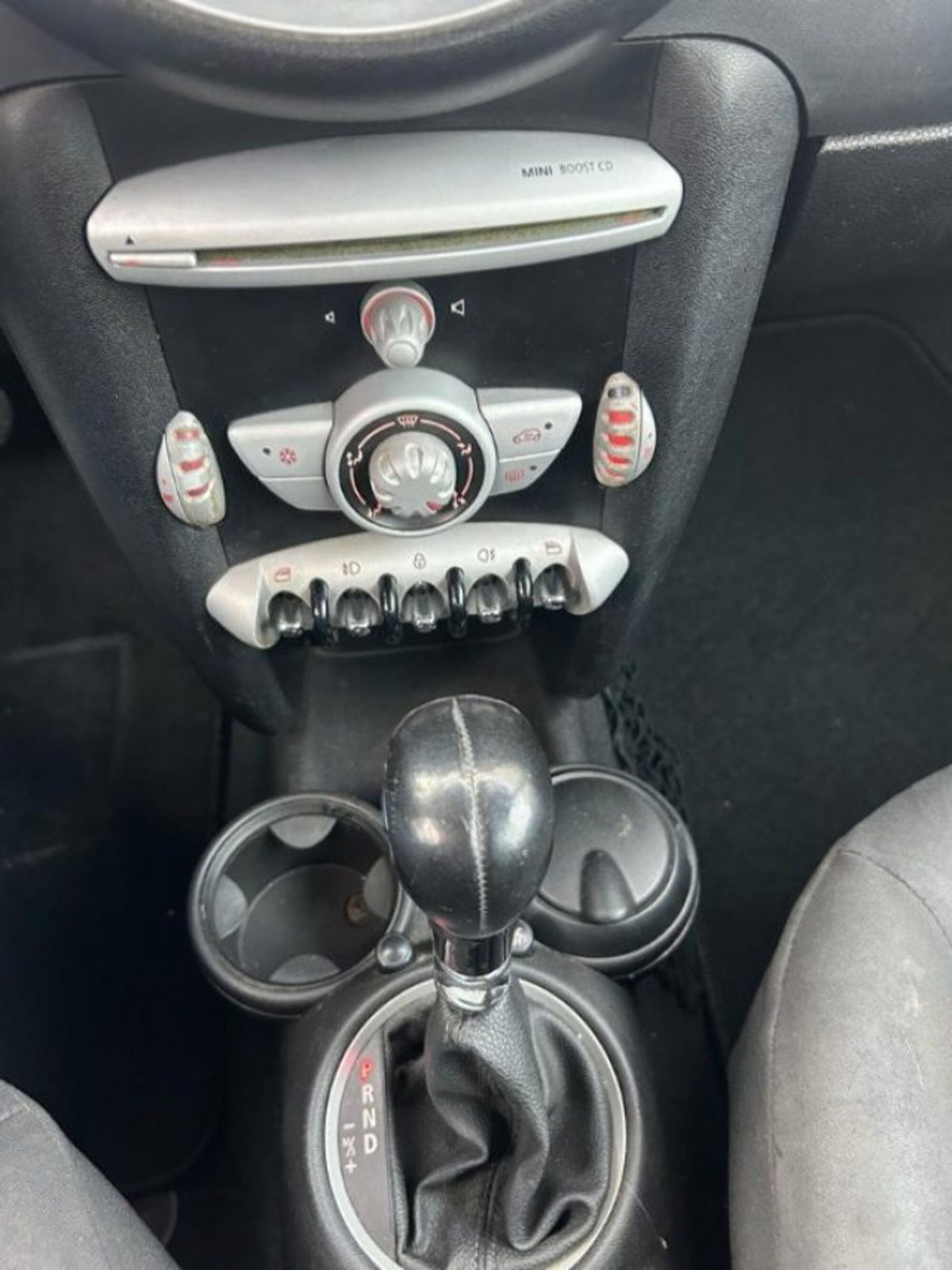 MINI Mini 1.6 16V Cooper D (10)
