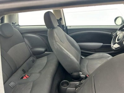 MINI Mini 1.6 16V Cooper D (6)