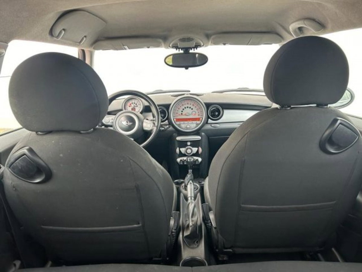 MINI Mini 1.6 16V Cooper D (8)