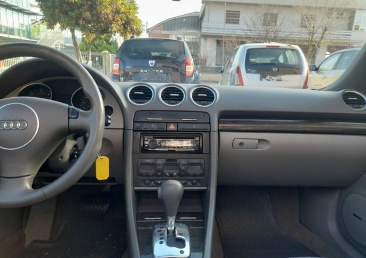 Audi A4 Cabrio Cabriolet 2.5 V6 TDI cat (8)