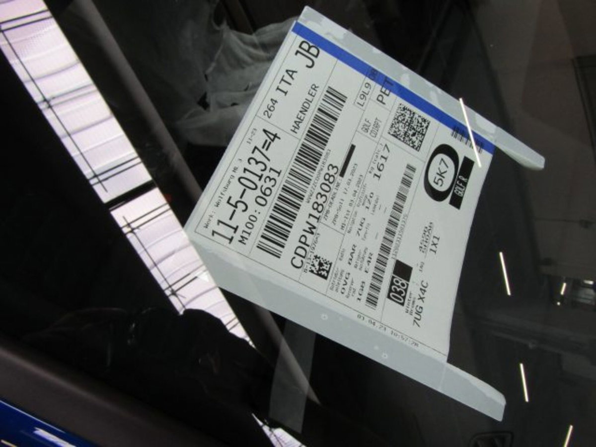 Volkswagen Golf 2.0 TSI R DSG 4Motion 20 years (13)