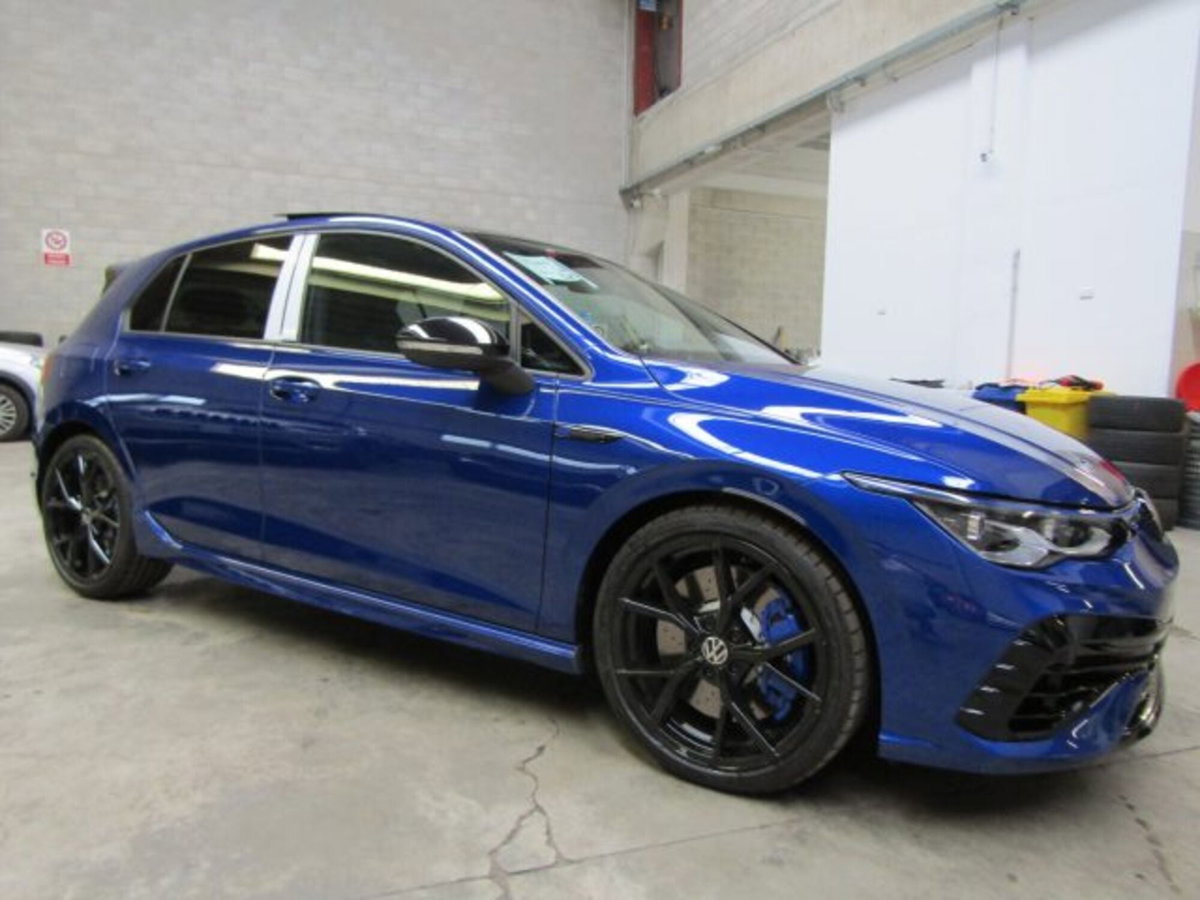 Volkswagen Golf 2.0 TSI R DSG 4Motion 20 years (3)