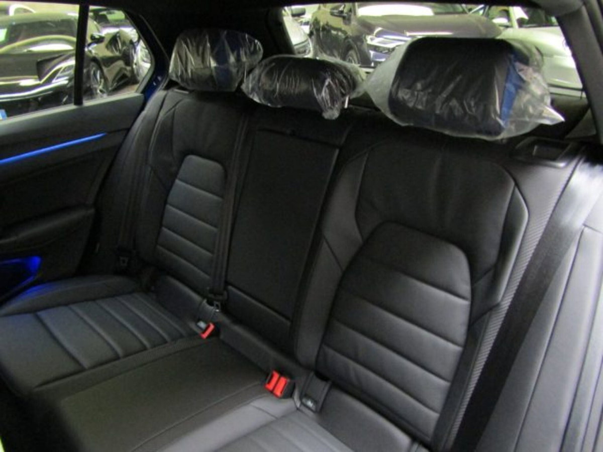 Volkswagen Golf 2.0 TSI R DSG 4Motion 20 years (19)