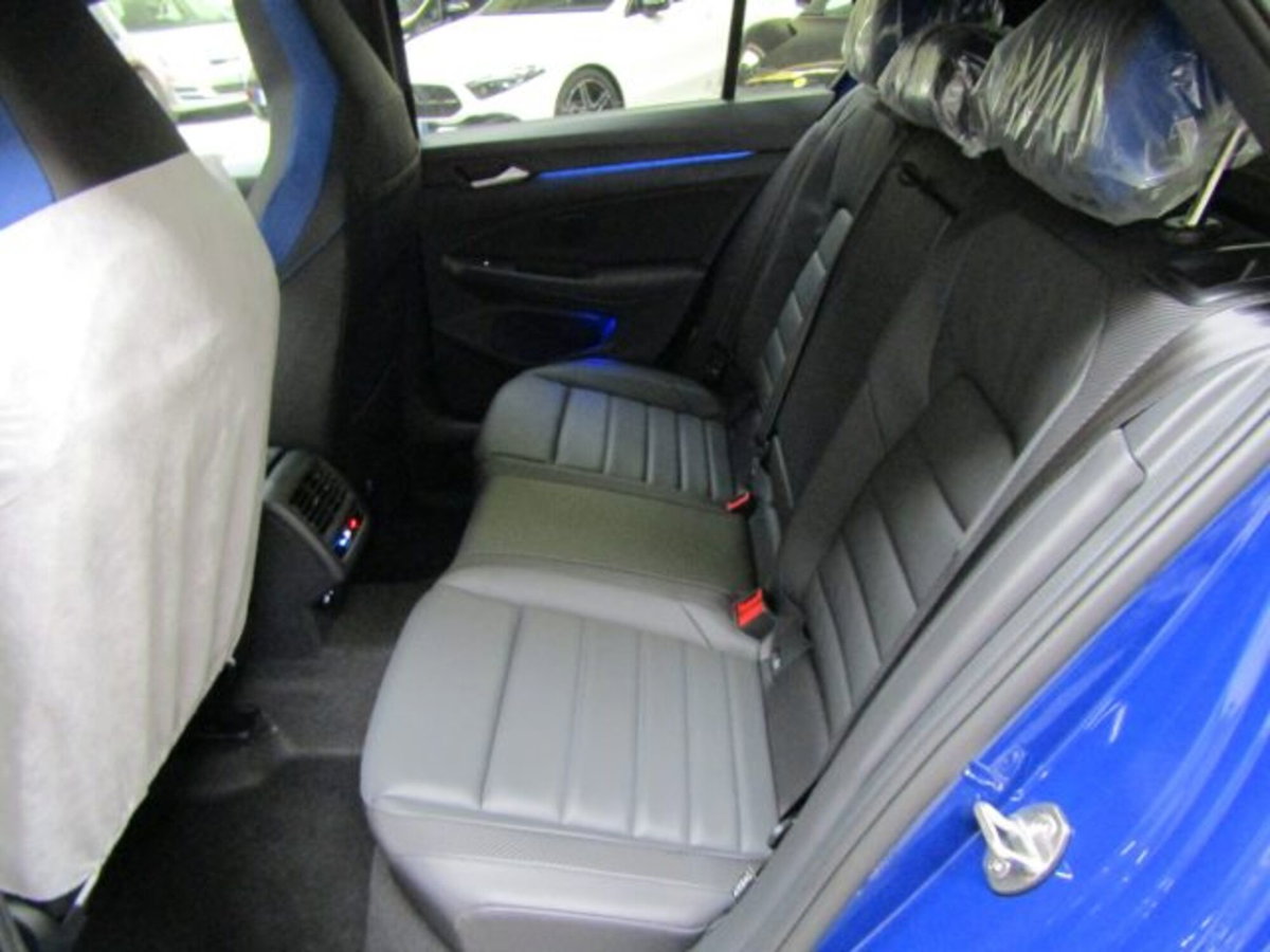 Volkswagen Golf 2.0 TSI R DSG 4Motion 20 years (18)
