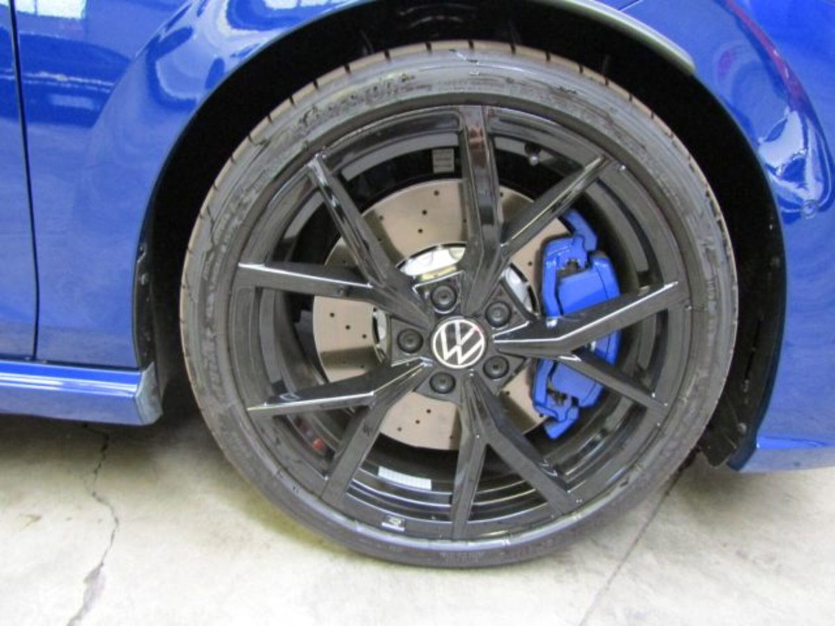 Volkswagen Golf 2.0 TSI R DSG 4Motion 20 years (4)