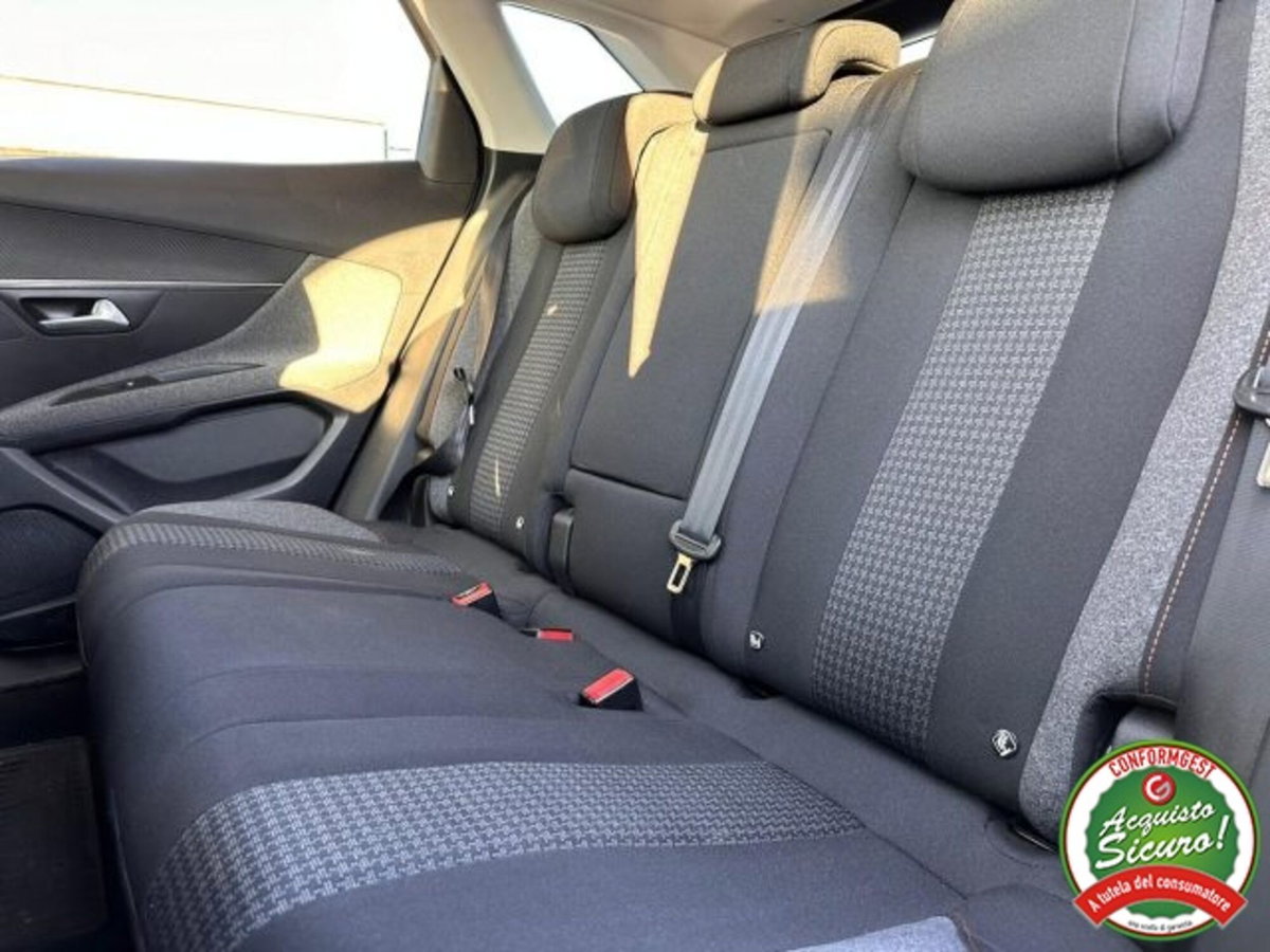 Peugeot 3008 BlueHDi 120 S&S Allure (15)