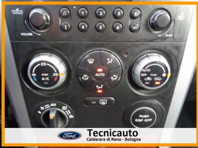 Suzuki Grand Vitara 1.9 DDiS 5 porte Executive (18)