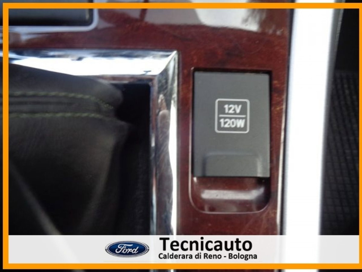 Suzuki Grand Vitara 1.9 DDiS 5 porte Executive (19)
