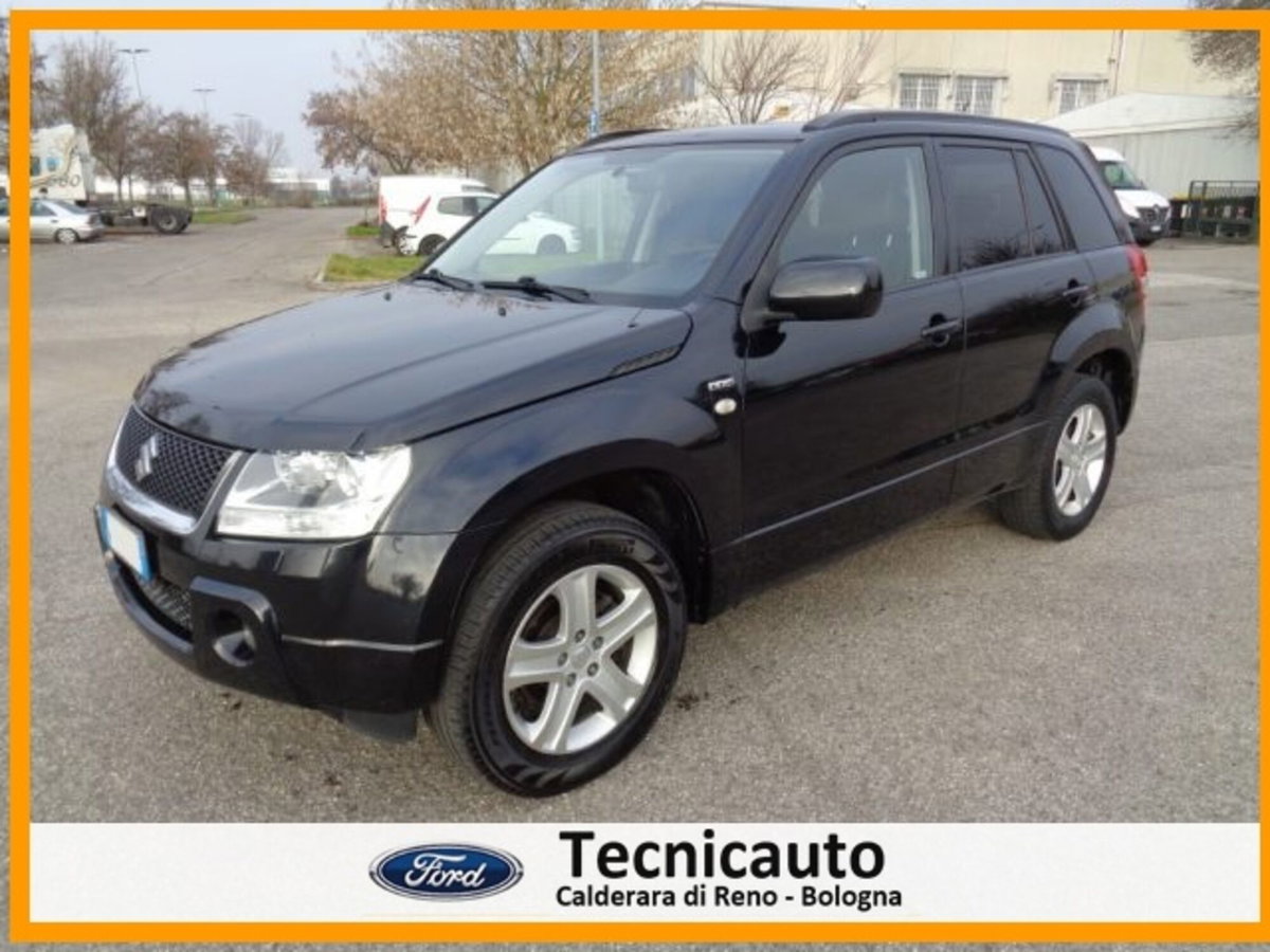 Suzuki Grand Vitara 1.9 DDiS 5 porte Executive (8)