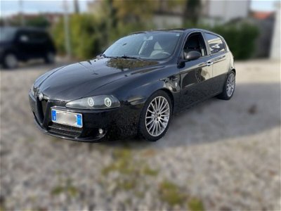 Alfa Romeo 147 1.9 JTD (120) 5 porte Distinctive my 05 usata