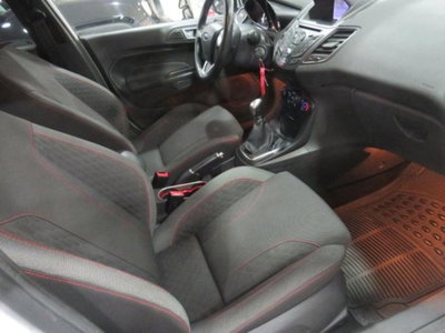 Ford Fiesta 1.5 TDCi 75CV 5 porte ST-Line (13)