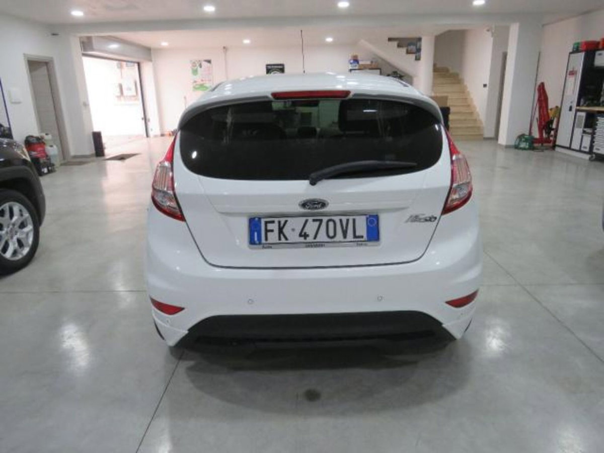 Ford Fiesta 1.5 TDCi 75CV 5 porte ST-Line (6)