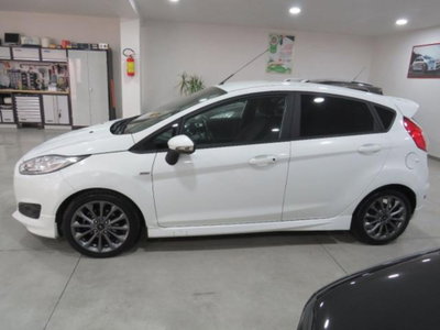 Ford Fiesta 1.5 TDCi 75CV 5 porte ST-Line (8)