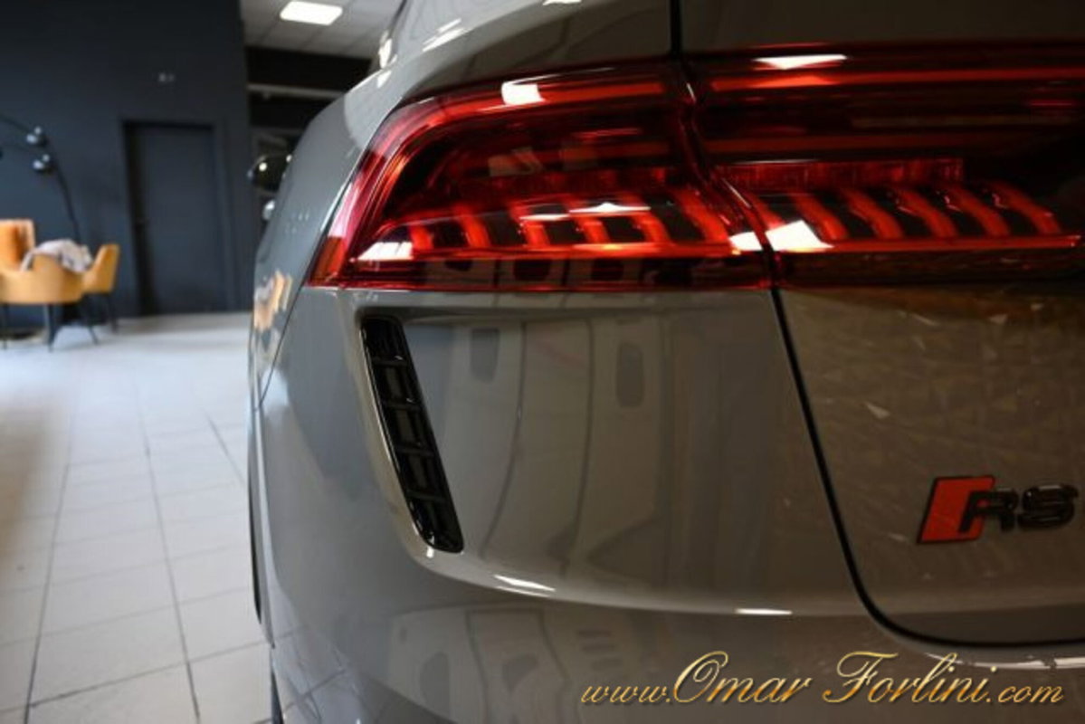 Audi RS Q8 Q8 4.0 mhev quattro tiptronic (20)