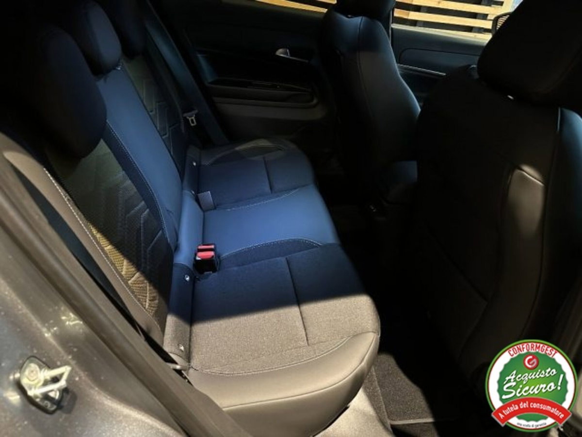 Jeep Avenger 1.2 turbo Summit fwd 100cv (13)