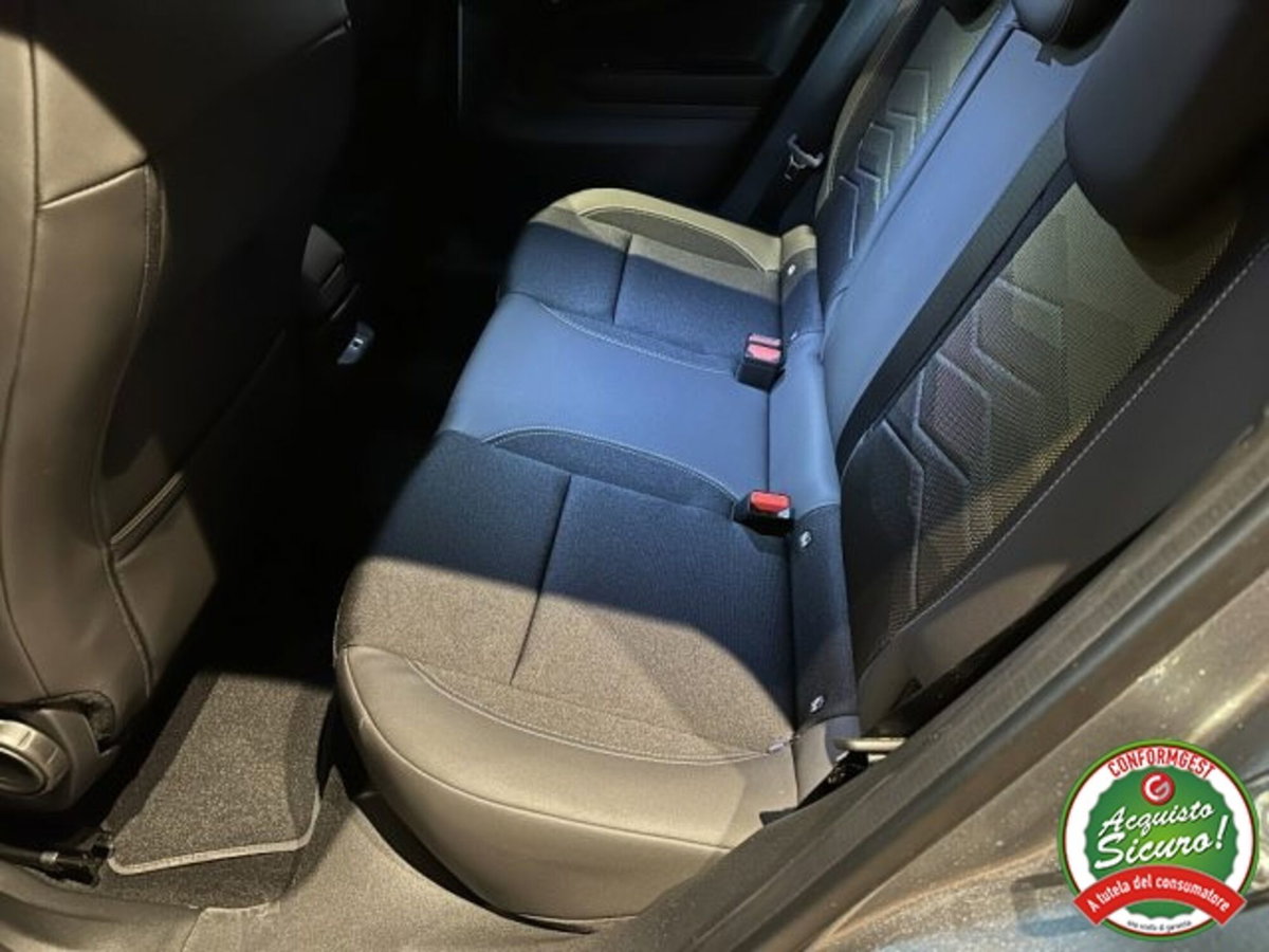 Jeep Avenger 1.2 turbo Summit fwd 100cv (8)