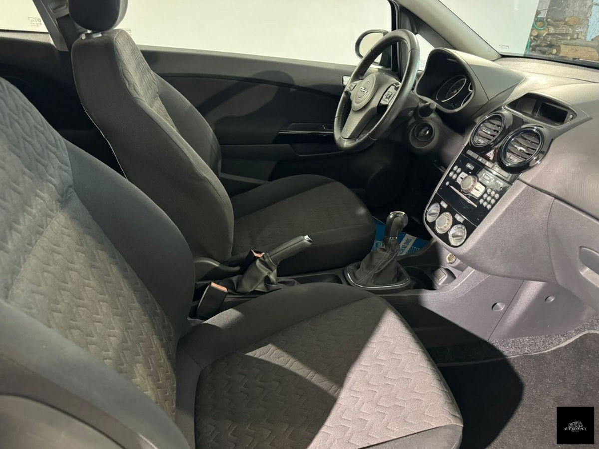 Opel Corsa 1.2 85CV 3 porte GPL-TECH Edition (8)