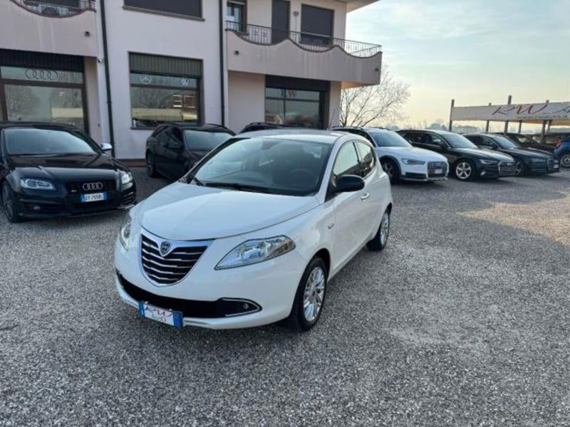 Lancia Ypsilon 1.2 69 CV 5 porte Gold