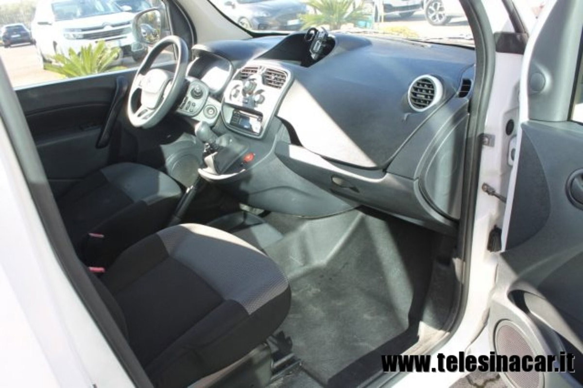 Renault Kangoo 1.5 dCi 110CV F.AP. 4p. Express Maxi (12)