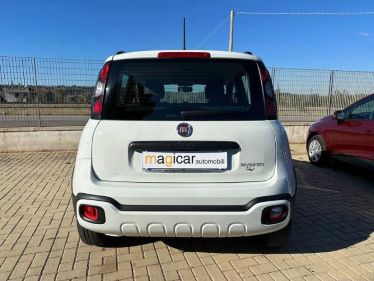 Fiat Panda 1.0 FireFly S&S Hybrid City Cross (5)