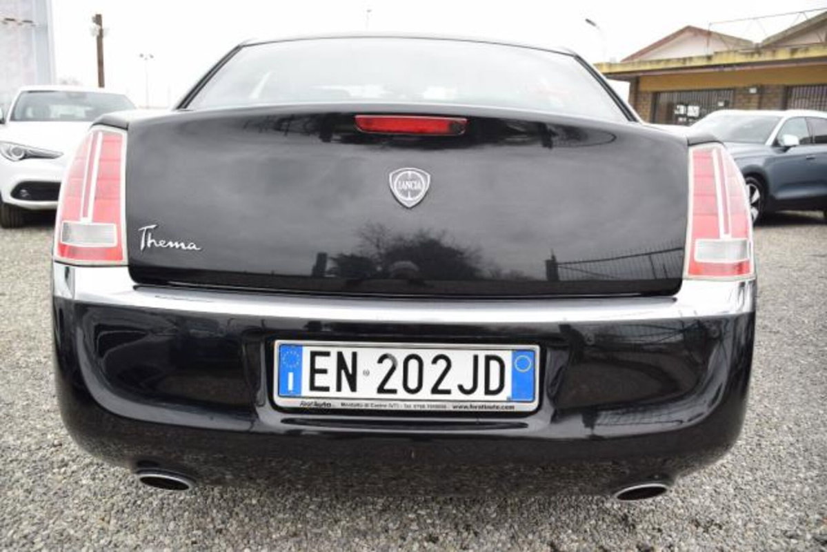 Lancia Thema 3.0 V6 Multijet II 190 CV Platinum (18)