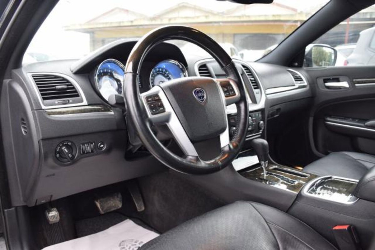 Lancia Thema 3.0 V6 Multijet II 190 CV Platinum (5)