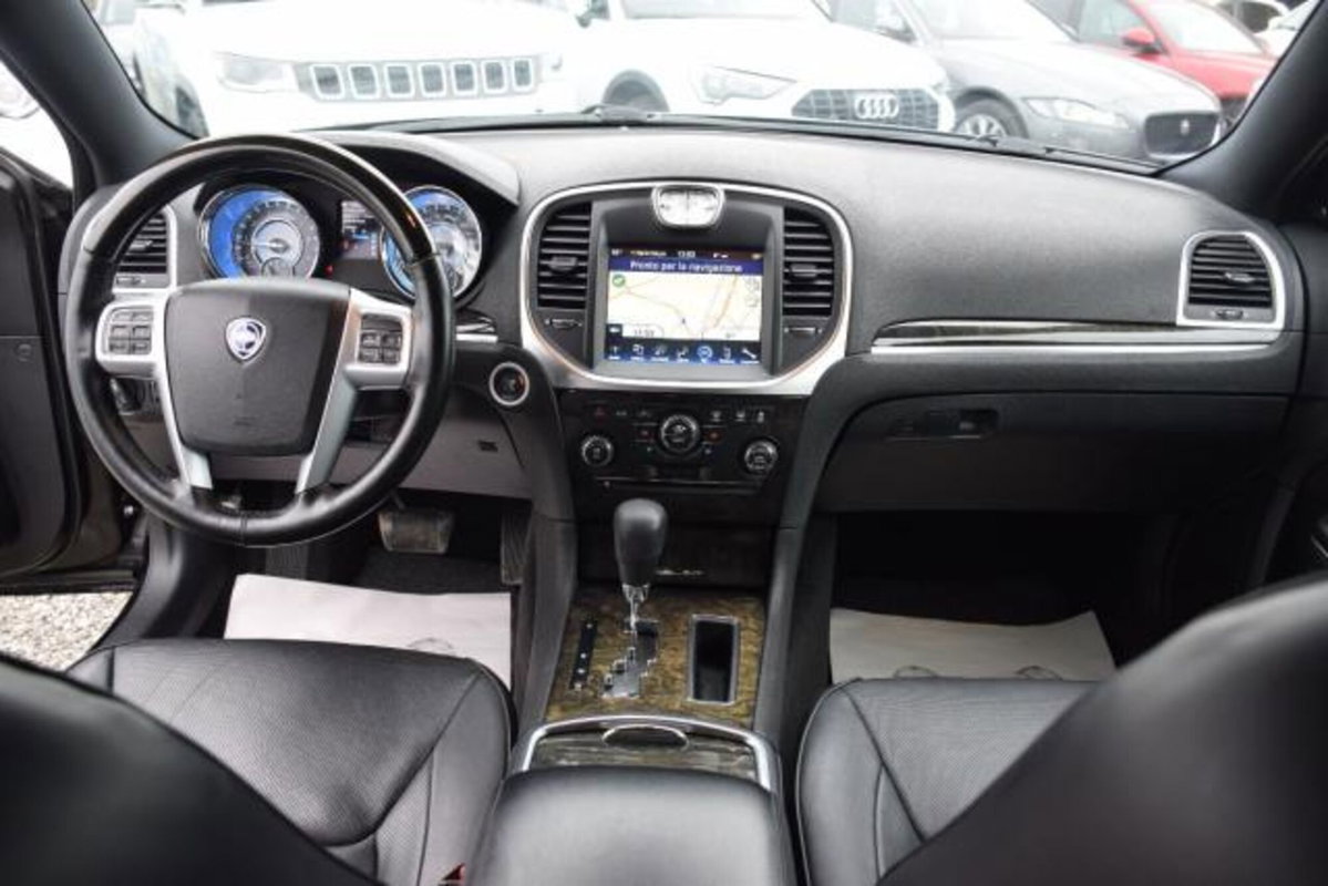 Lancia Thema 3.0 V6 Multijet II 190 CV Platinum (8)