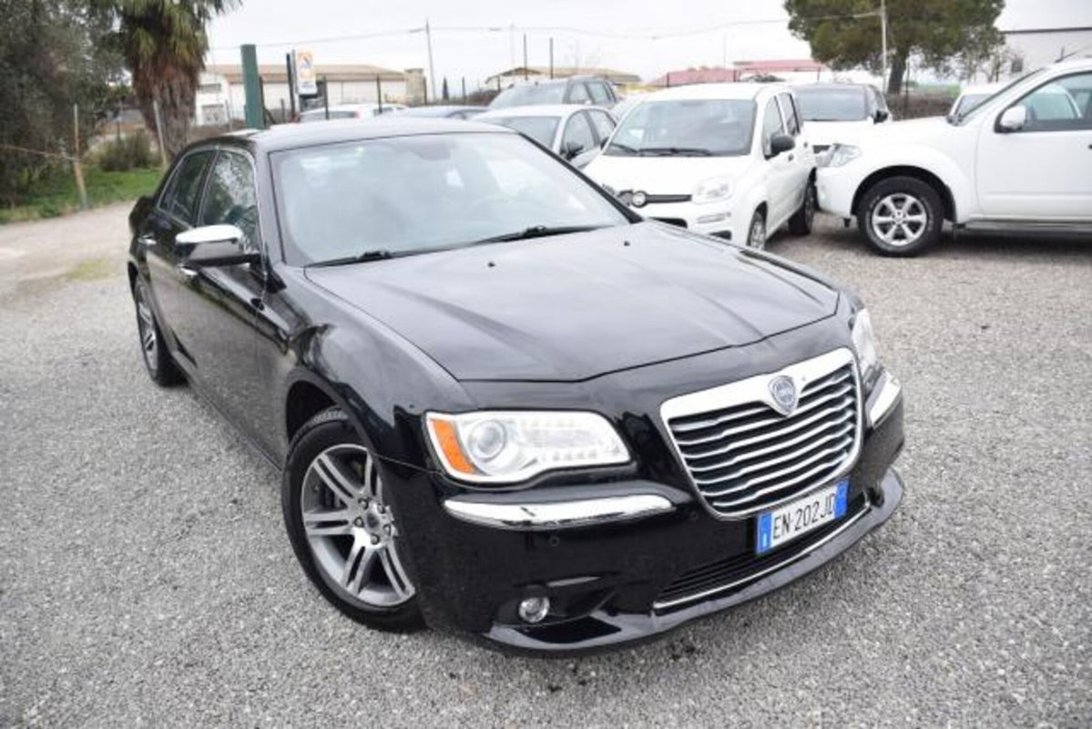 Lancia Thema 3.0 V6 Multijet II 190 CV Platinum (9)
