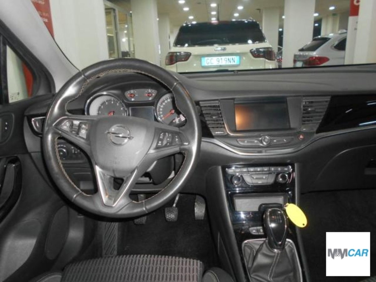 Opel Astra 1.2 Turbo 110 CV Elegance (10)