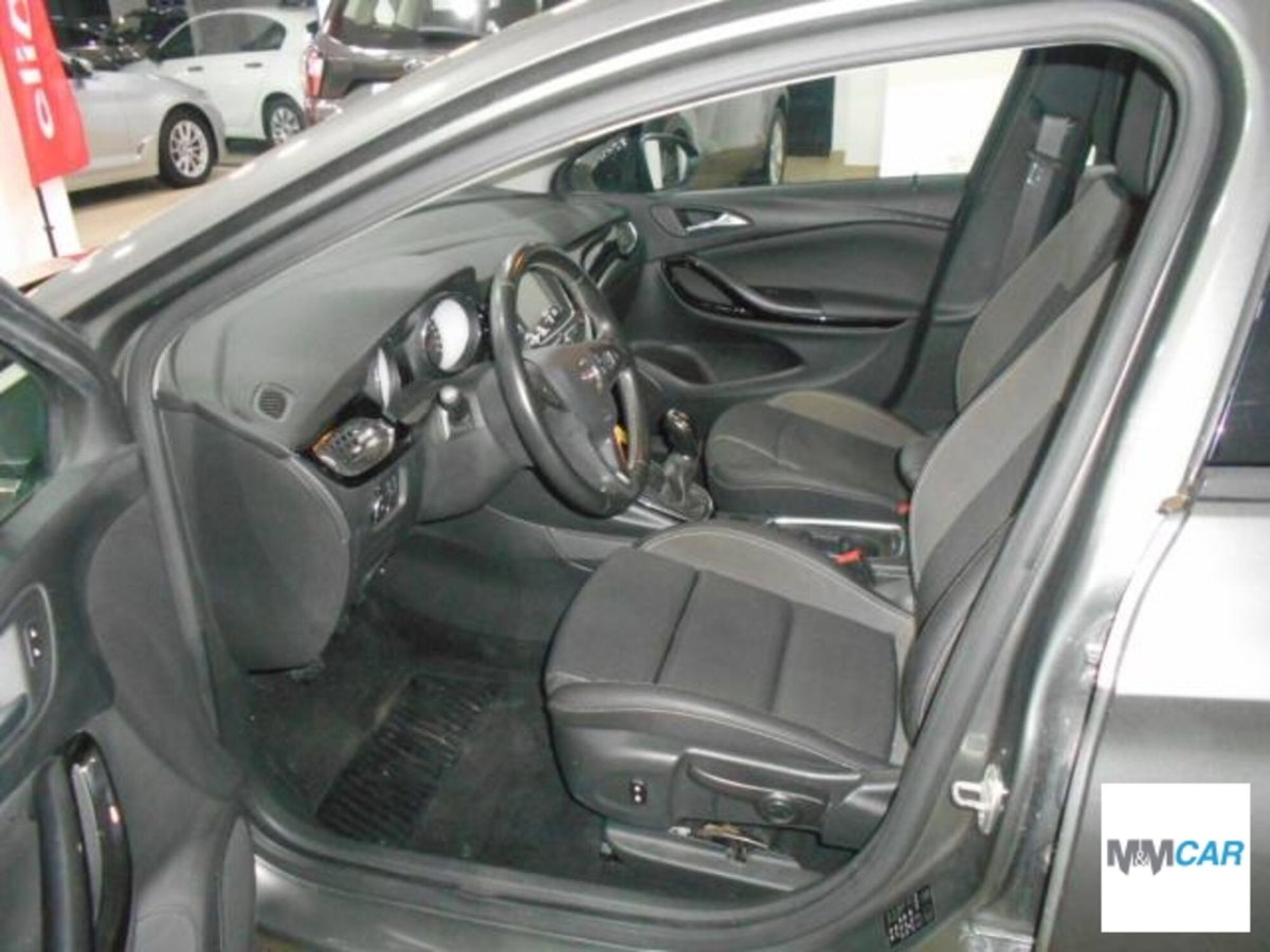 Opel Astra 1.2 Turbo 110 CV Elegance (11)