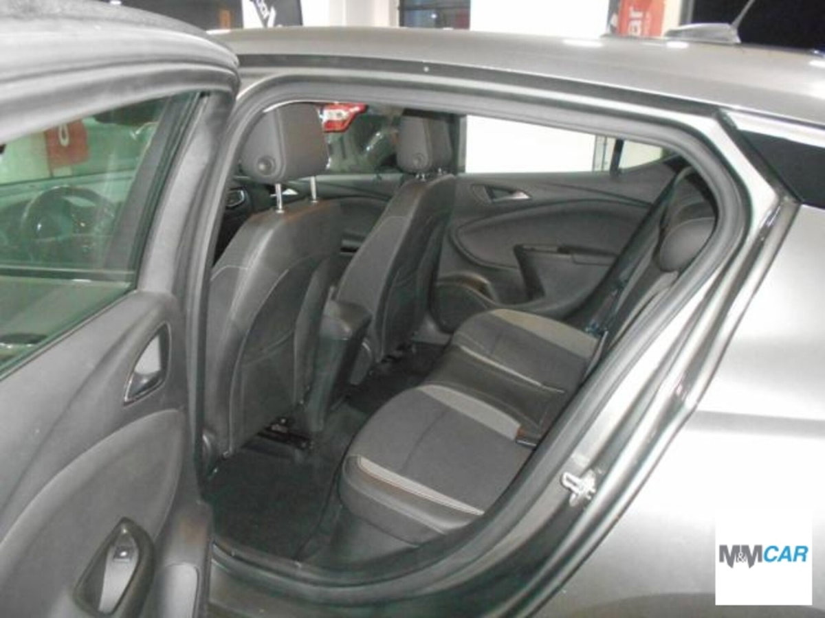 Opel Astra 1.2 Turbo 110 CV Elegance (14)