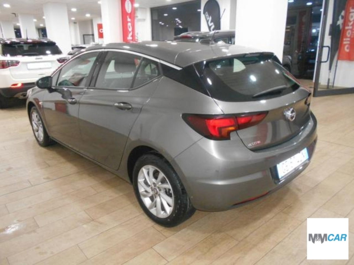 Opel Astra 1.2 Turbo 110 CV Elegance (4)
