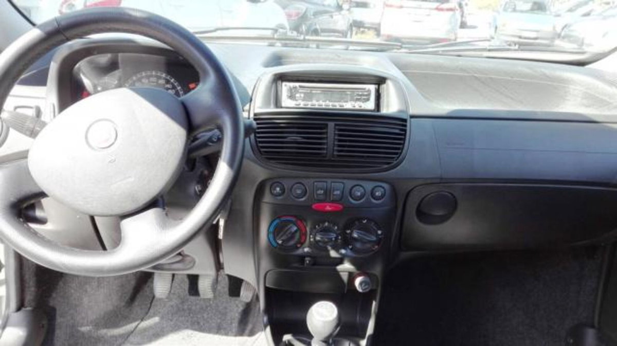 Fiat Punto Classic 1.2 5 porte Natural Power (6)