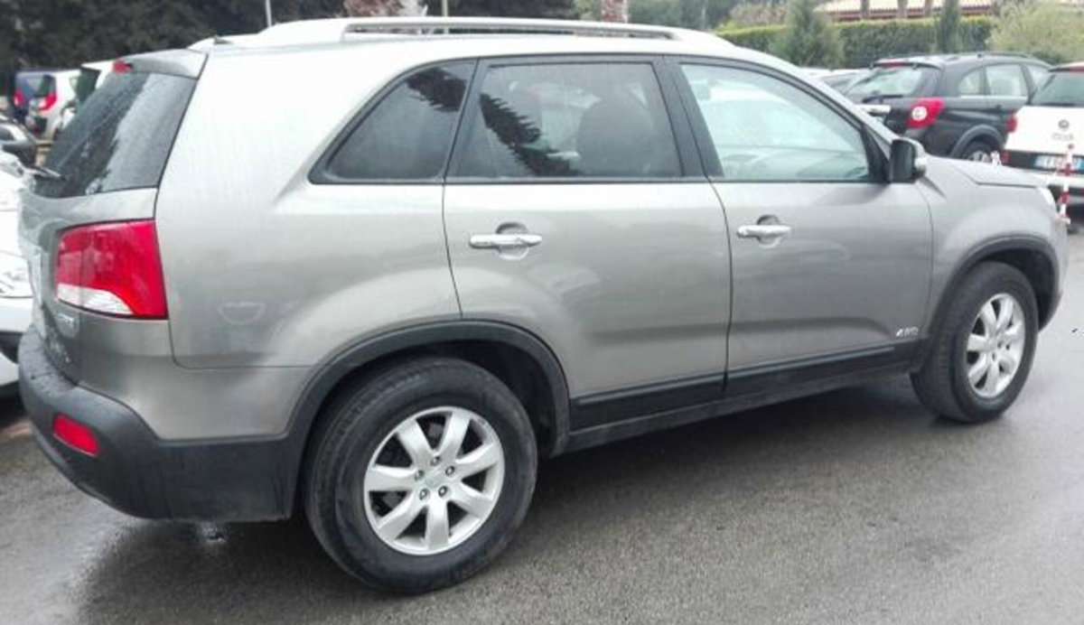 Kia Sorento 2.2 16V CRDI VGT 4WD Active (2)