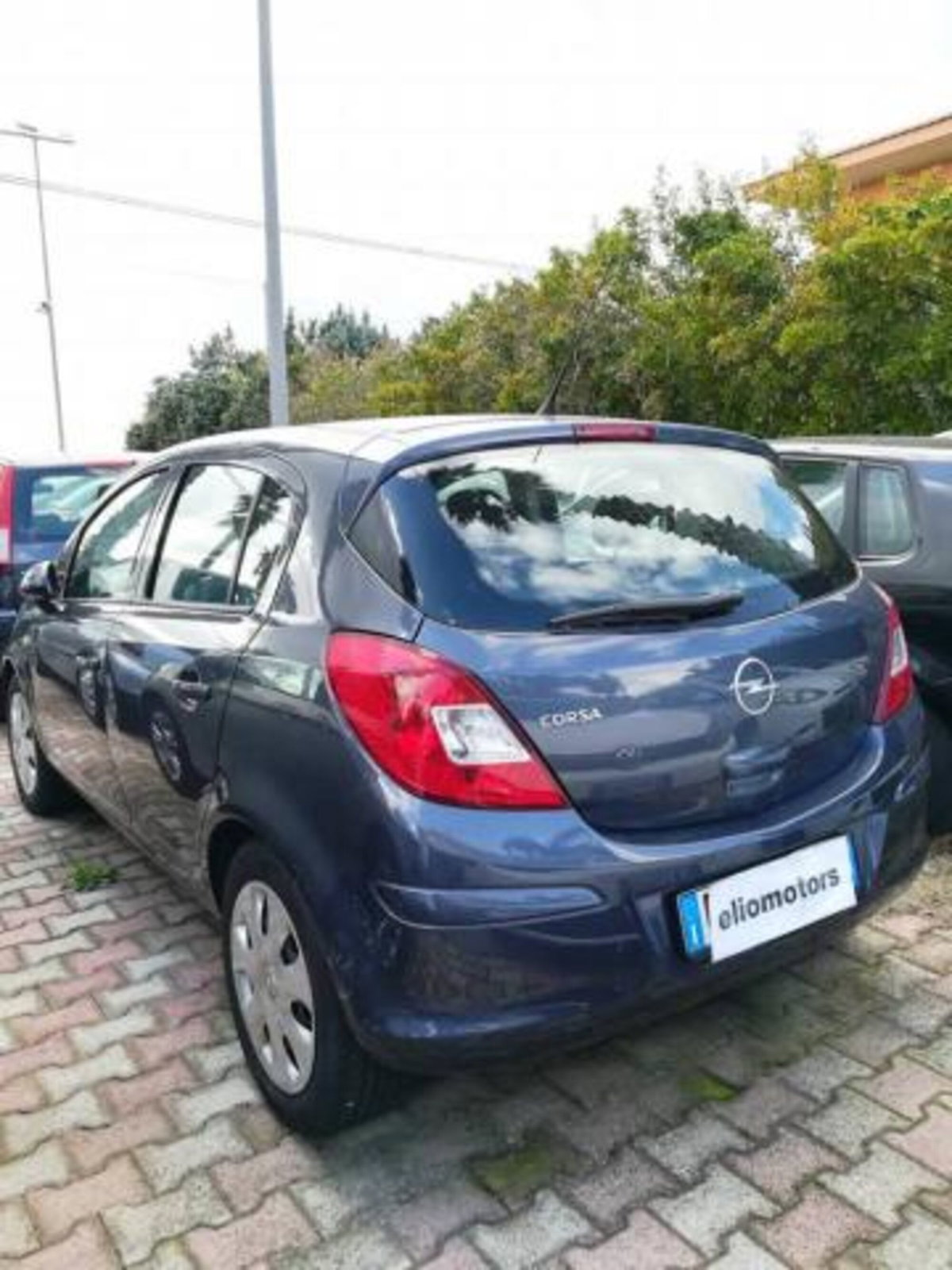 Opel Corsa 1.2 5 porte Enjoy (2)