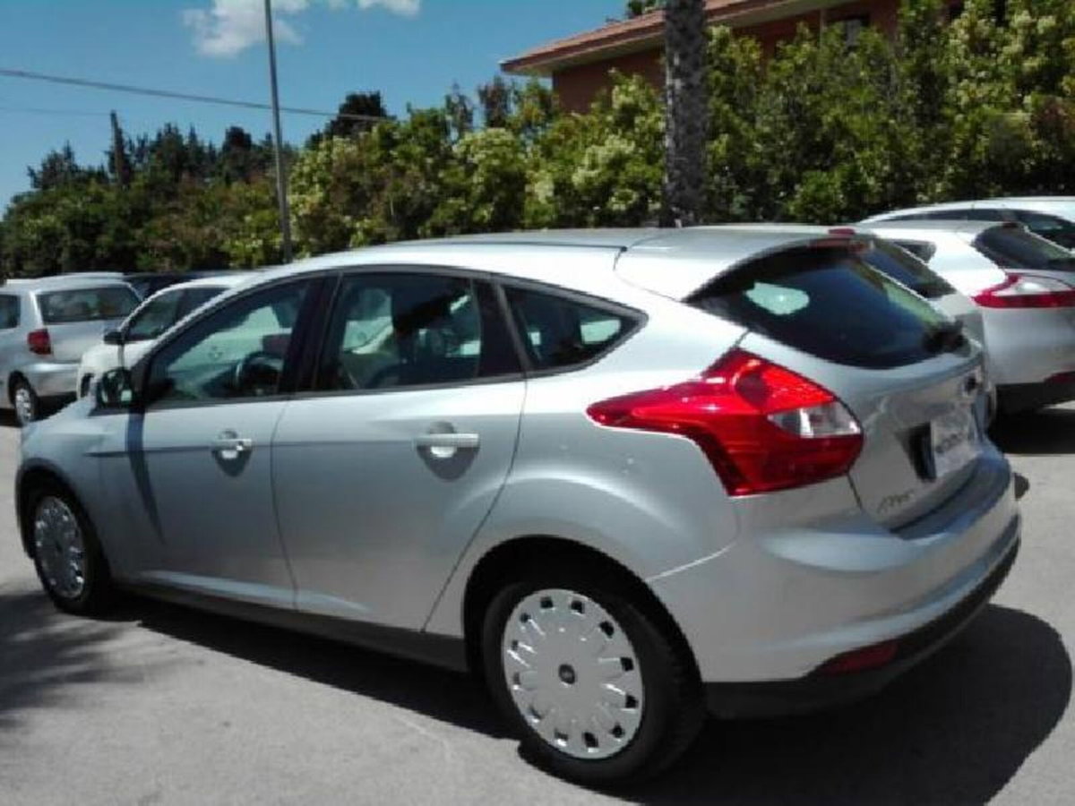 Ford Focus 1.6 TDCi 105 CV ECOnetic (4)