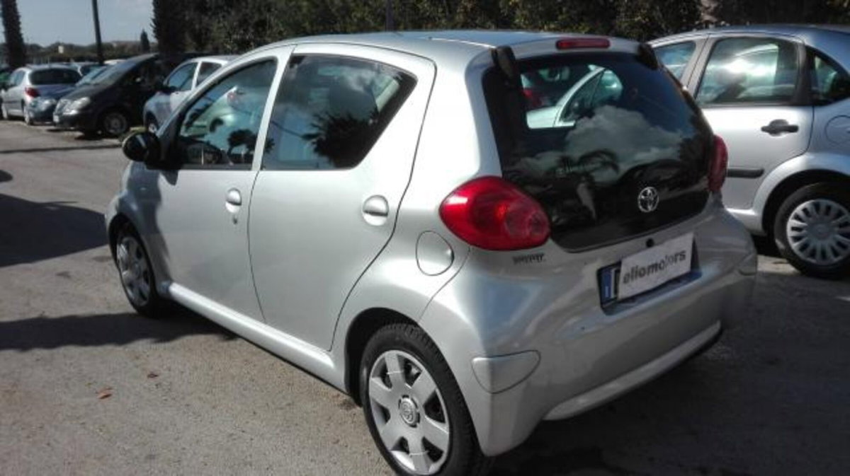 Toyota Aygo 1.turbodiesel 5 porte Sol (5)